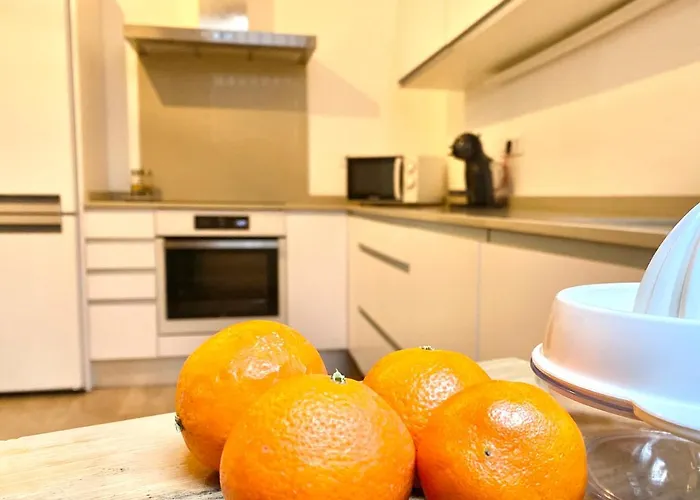 Homeyseville Top-Notch Cathedral House With Private Rooftop Terrace And Parking Opt