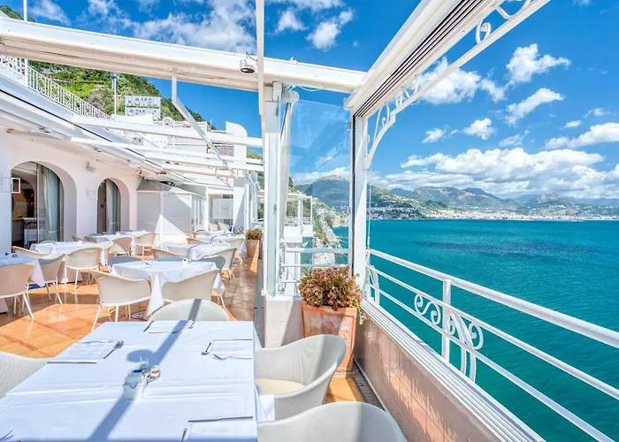 Hotel sulla spiaggia a Cetara