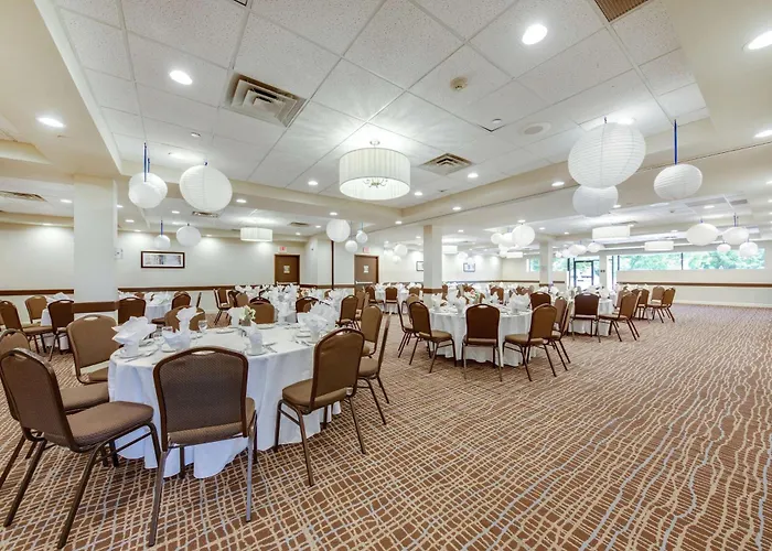 Binghamton Beach hotels