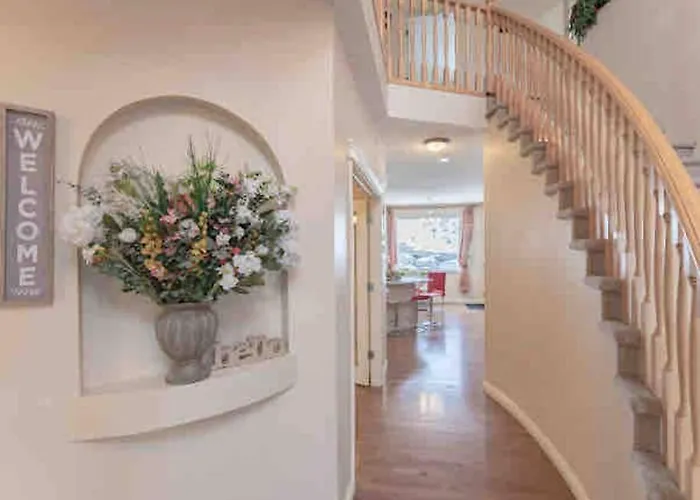 2500 Sq House In Springbank Hill Bl 261818