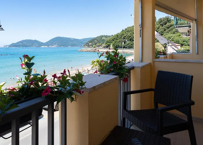 Hotel sulla spiaggia a Lerici