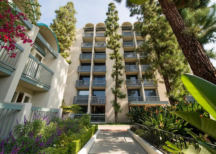 Anaheim Resorts and Hotels with Waterparks