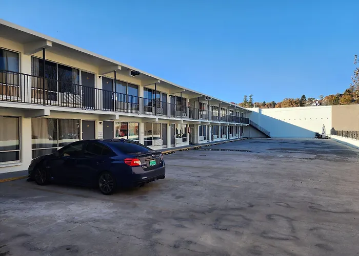 Pendleton Beach hotels
