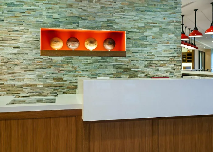 Bloomington Beach hotels