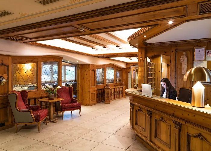 Zentrale Hotels in Campitello di Fassa