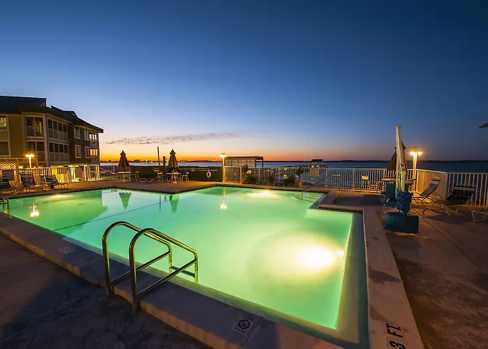 Pensacola Beach Resorts and Hotels with Waterparks