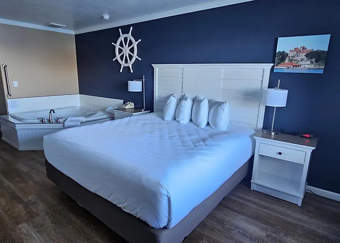 Alexandria Bay Hotels