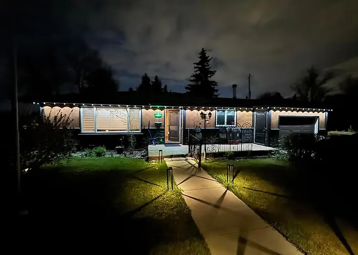 Luxurious Air Conditioned Inner City Bungalow