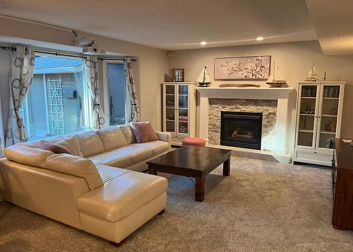 Calgary Lake House B&B