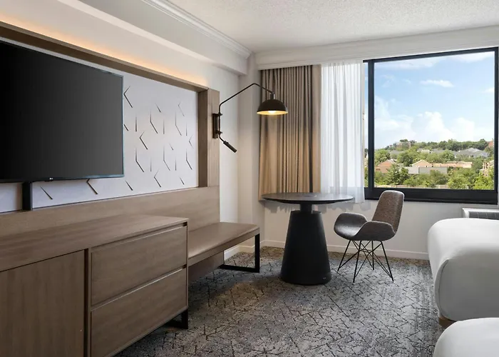 Arlington Hotels