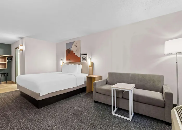 Bensalem Beach hotels