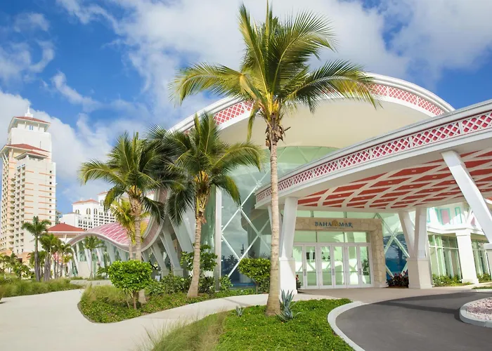 Nassau Resorts and Hotels with Waterparks