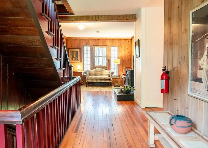 Black Mountain Golf hotels